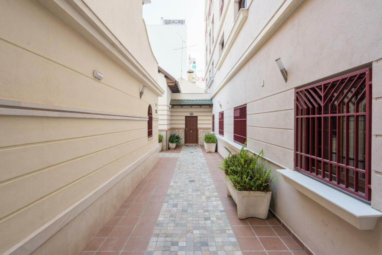 Lu&Cia City Centre Victoria 6 Малага Экстерьер фото